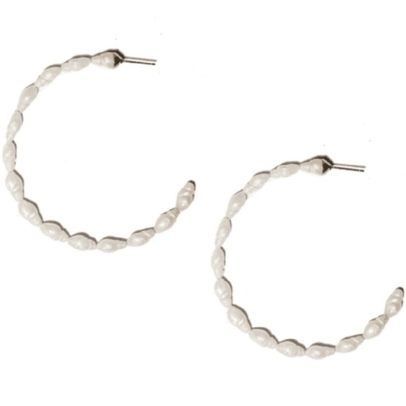 $165 Lele Sadoughi Conch Shell Hoop Earrings, White
